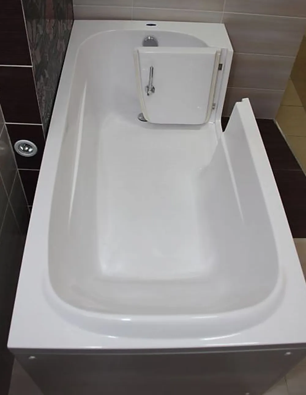 Azura Home Design Baignoire à porte EULALIE - 140cm