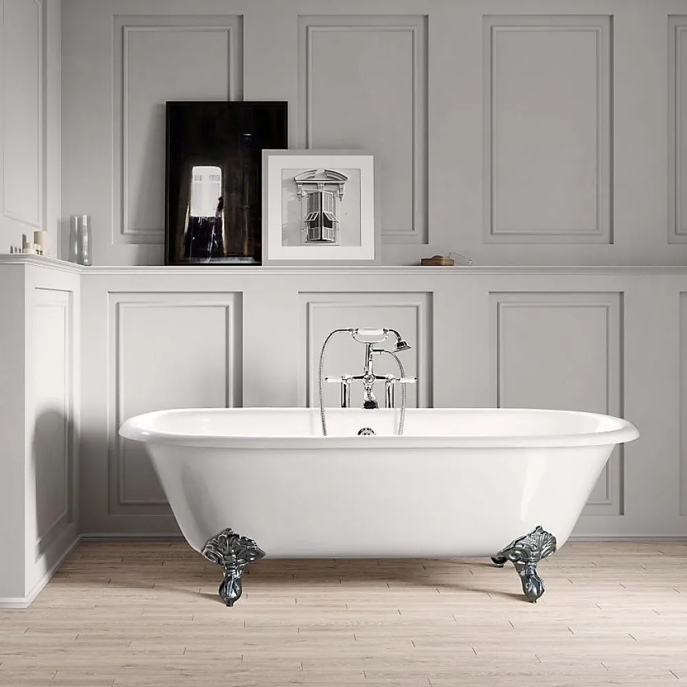 Rogier & Mothes Baignoire sur pieds en fonte PLYMOUTH Blanche 153 cm Pieds chromes