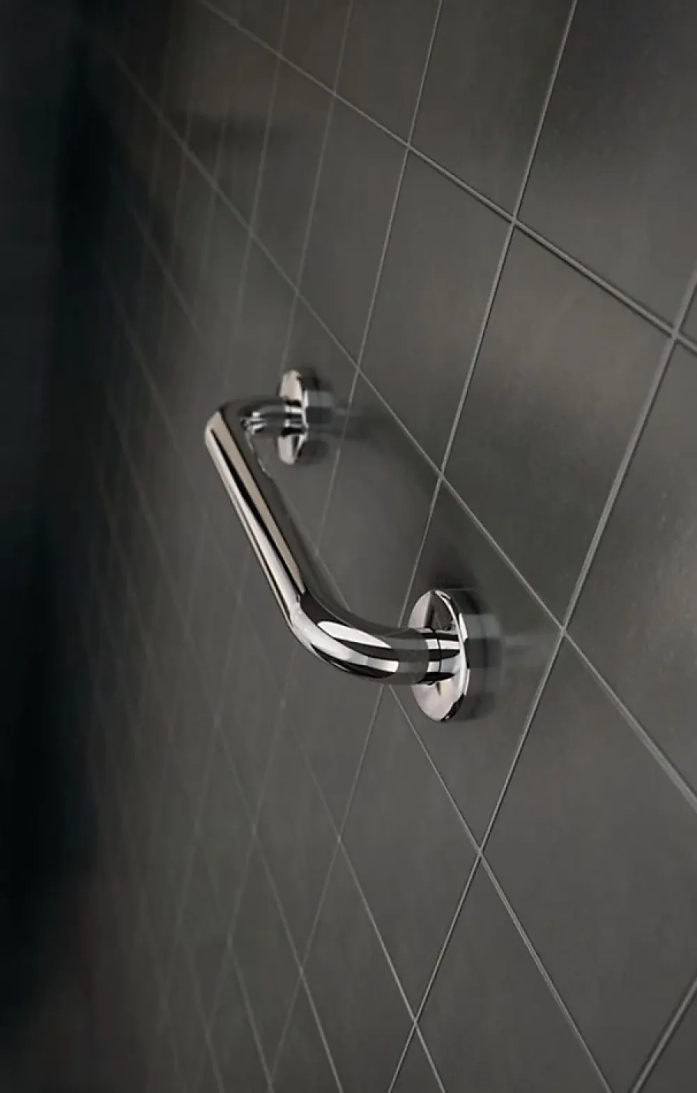 Barre D'Appui|AKW Barre d'appui coudée 135 degrés verticale ou horizontale en inox poli - 2 points de fixation