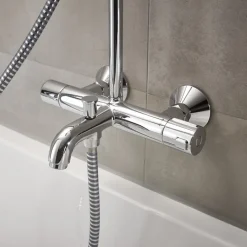 Hansgrohe Colonne bain douche thermostatique Vernis Blend 200 chromé