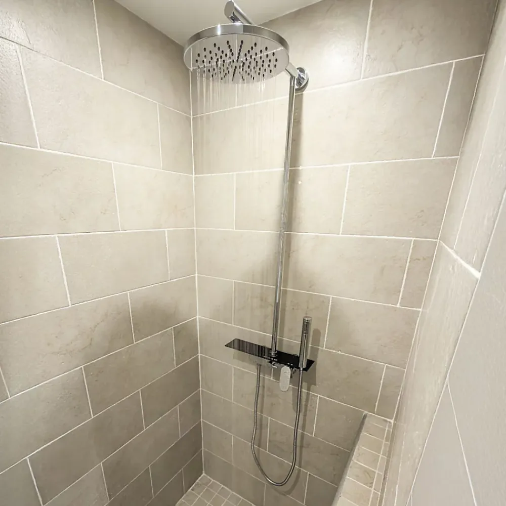 Essebagno Colonne de douche mécanique avec tablette chromée Apsara II