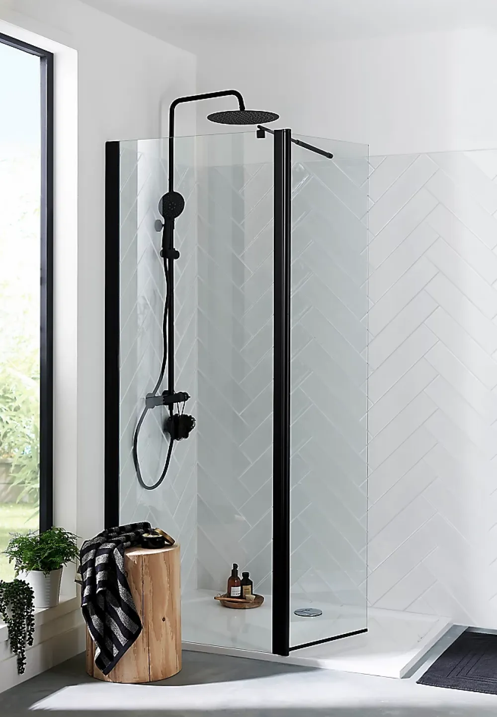 GoodHome Colonne de douche thermostatique avec pommeau + douchette 3 jets + flexible + barre réglable, noir mat, Weddell