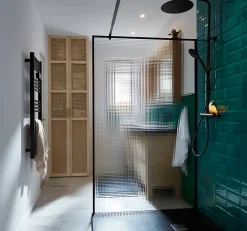 GoodHome Colonne de douche thermostatique avec pommeau + douchette 3 jets + flexible + barre réglable, noir mat, Weddell