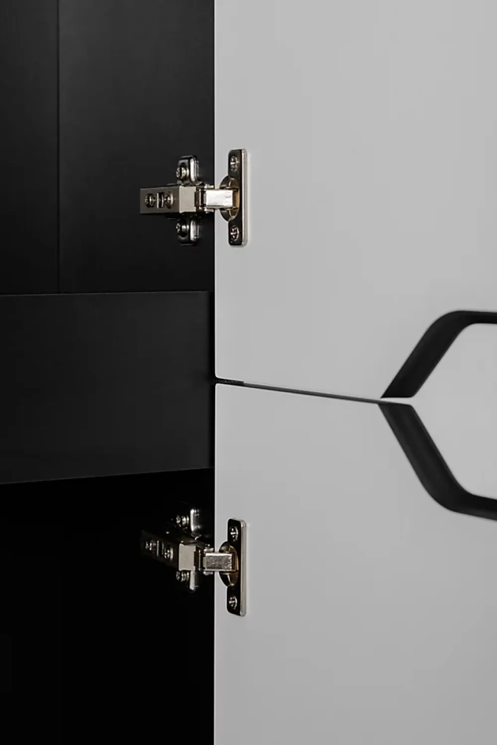 Colonne De Salle De Bains|Furnidea Meuble colonne de salle de bain suspendu MODERN noir 35 x 136 cm