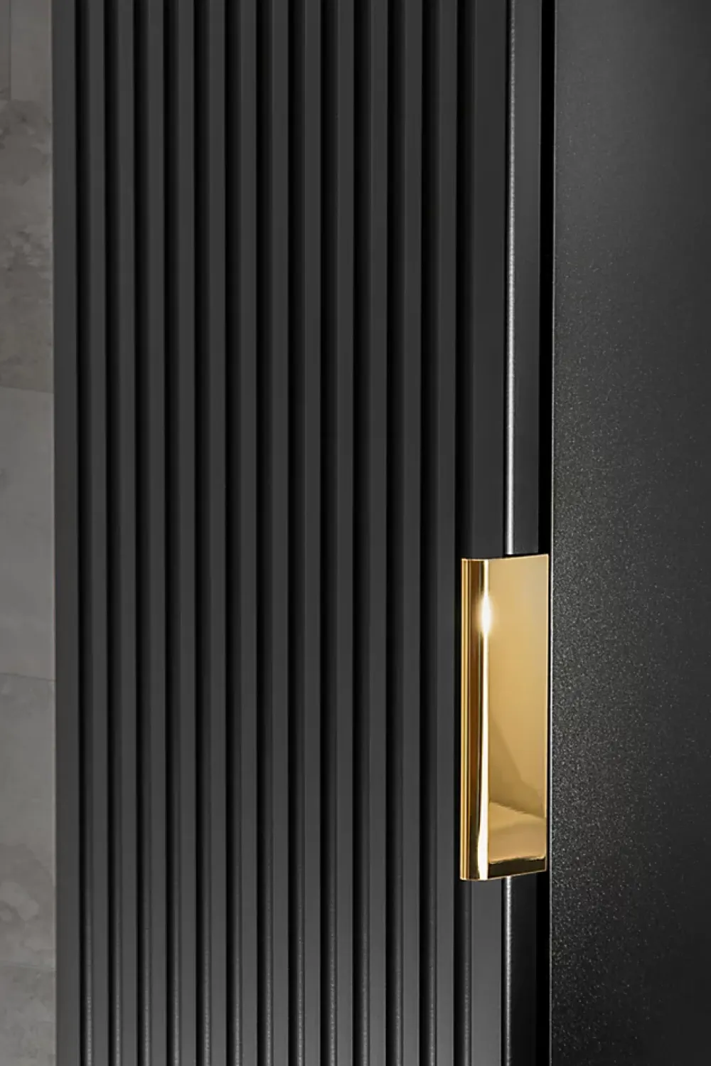Colonne De Salle De Bains|Furnidea Meuble colonne suspendu de salle de bain ADEL NOIR 35 x 140 cm