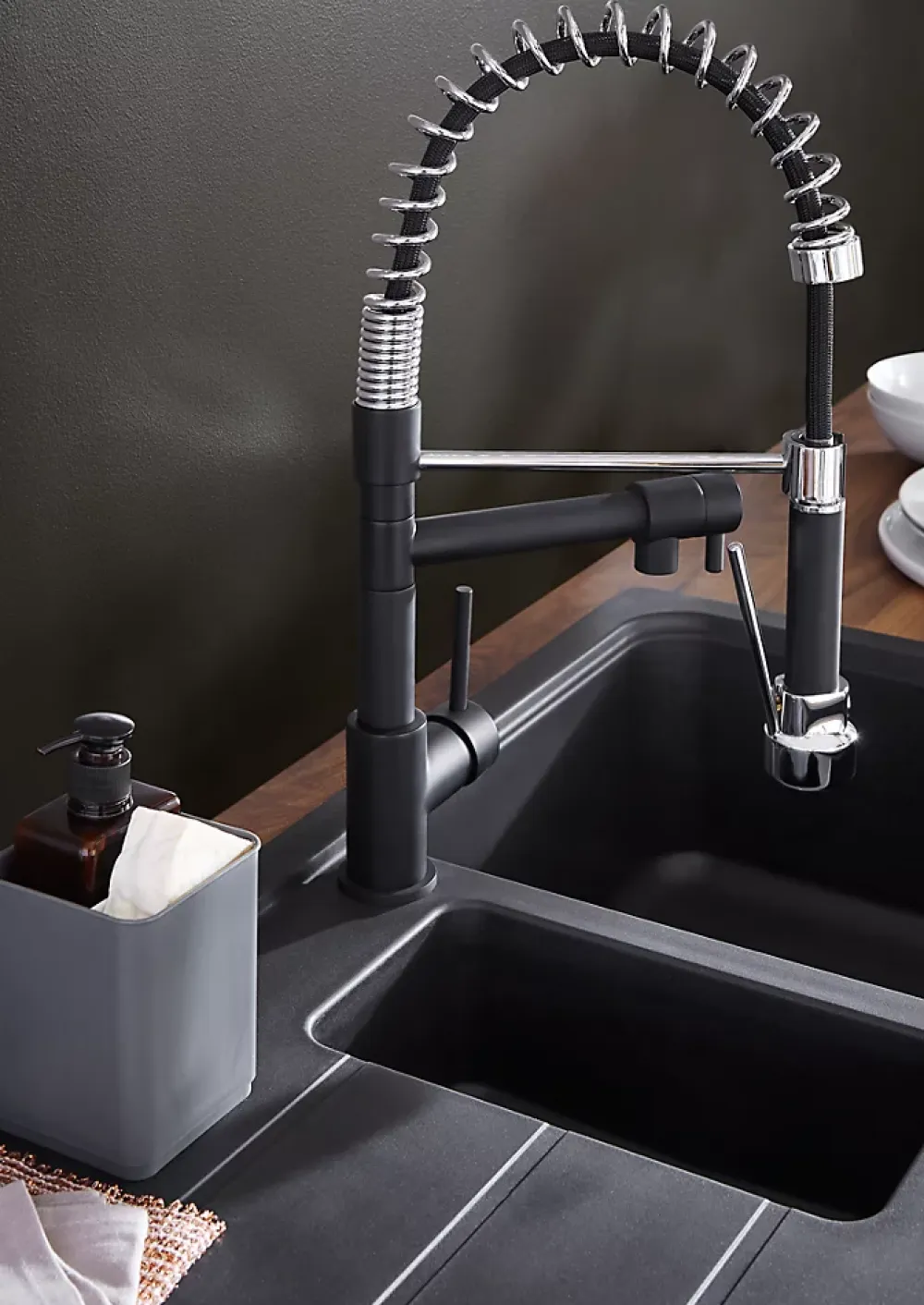 Evier Et Robinet De Buanderie|Cooke & Lewis Mitigeur de cuisine avec douchette noir et chrome H.48 cm, Bilbrough