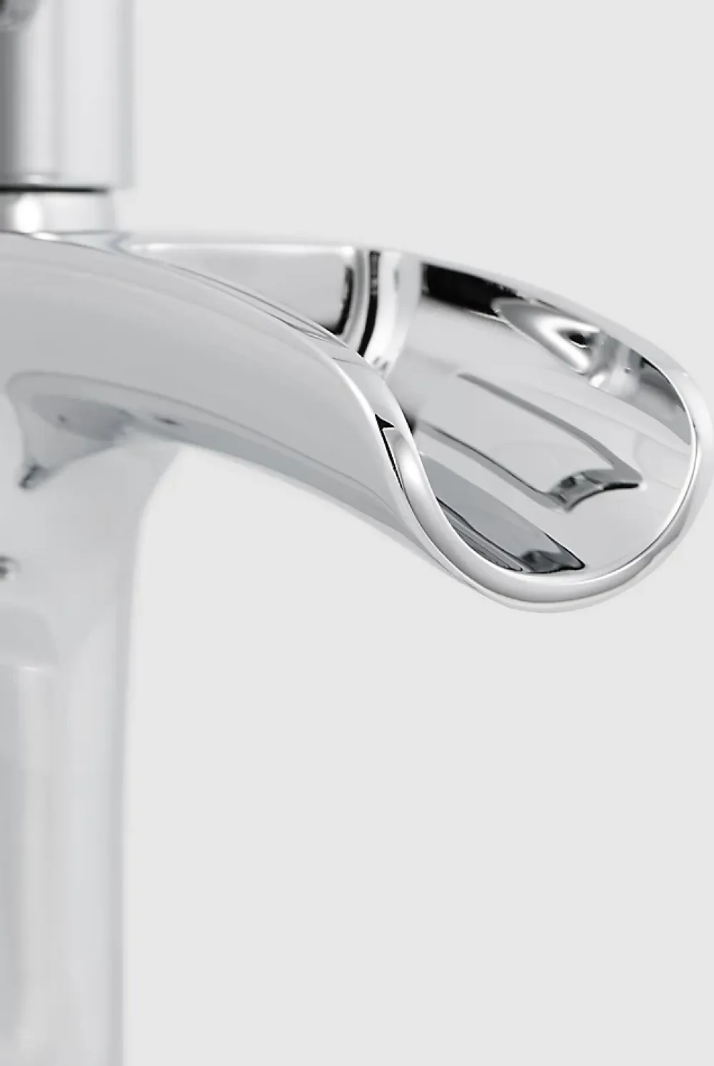 GoodHome Mitigeur de lavabo chromé effet chute d'eau Olmeto