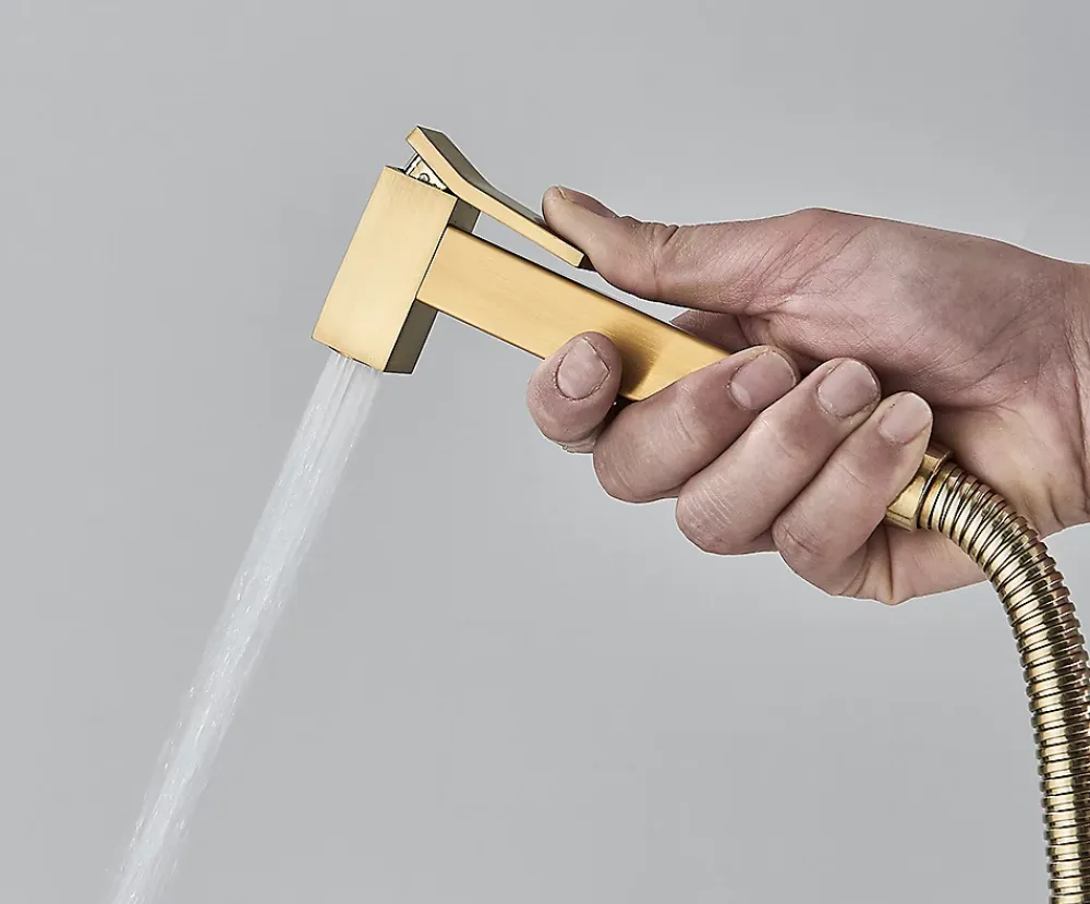 Robinet De Bidet|Signature Mitigeur Doré Encastré pour WC - Douchette Ergonomique, Résistante à la Corrosion, Installation Murale Discrète en Laiton Massif