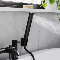 GoodHome Mélangeur bain/douche + douchette et flexible, noir mat, Owens