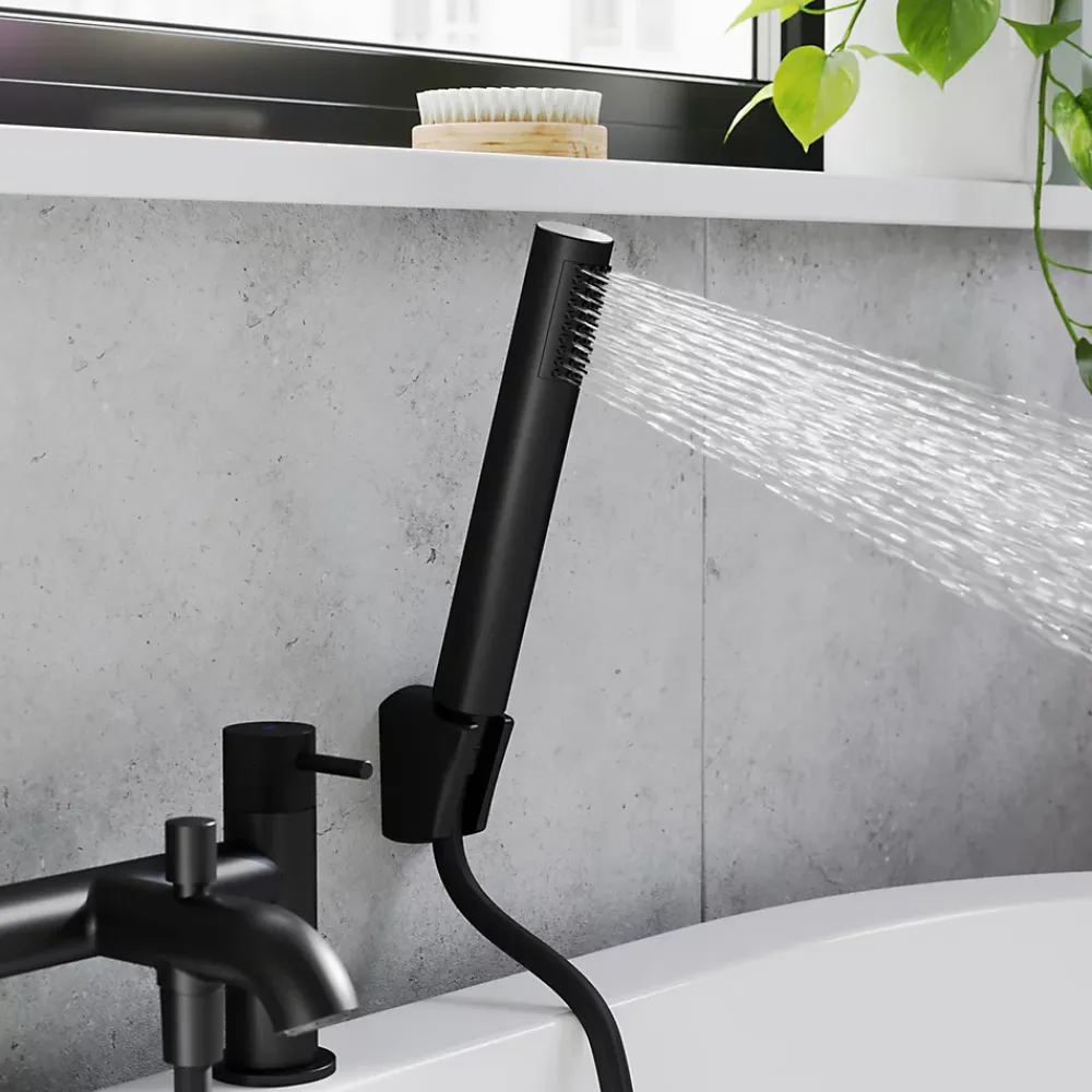 GoodHome Mélangeur bain/douche + douchette et flexible, noir mat, Owens