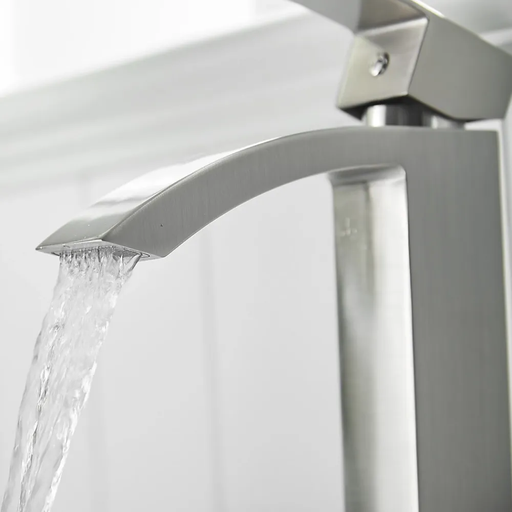Saniverre Robinet mitigeur bec cascade LERIO chrome brossé -