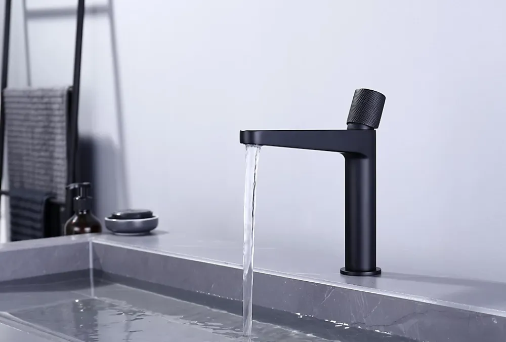 Bernstein Robinet pour lavabo vasque et évier design en laiton peu bruyant et économe en eau - H. 21,5cm - Noir (mat)