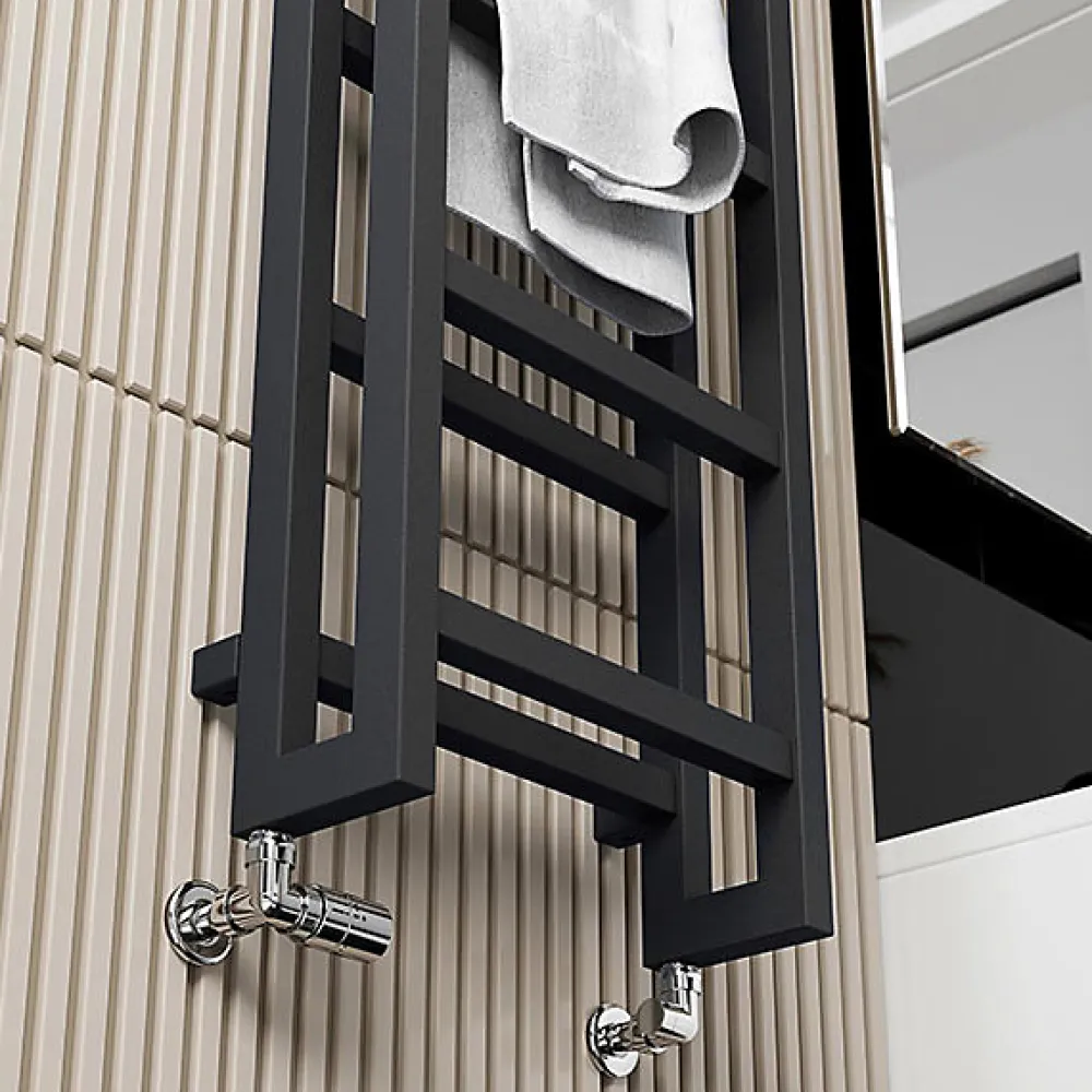 Matisere Sèche-serviette eau chaude noir de 920mm de haut et 300mm de large - 383 Watt - STA920/300SXN