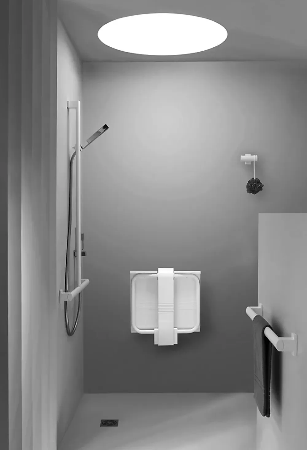 Siège De Douche|Godonnier Siège de douche piètement alu, assise polymère coloris blanc l.45 x P.44,2 x H.50 cm