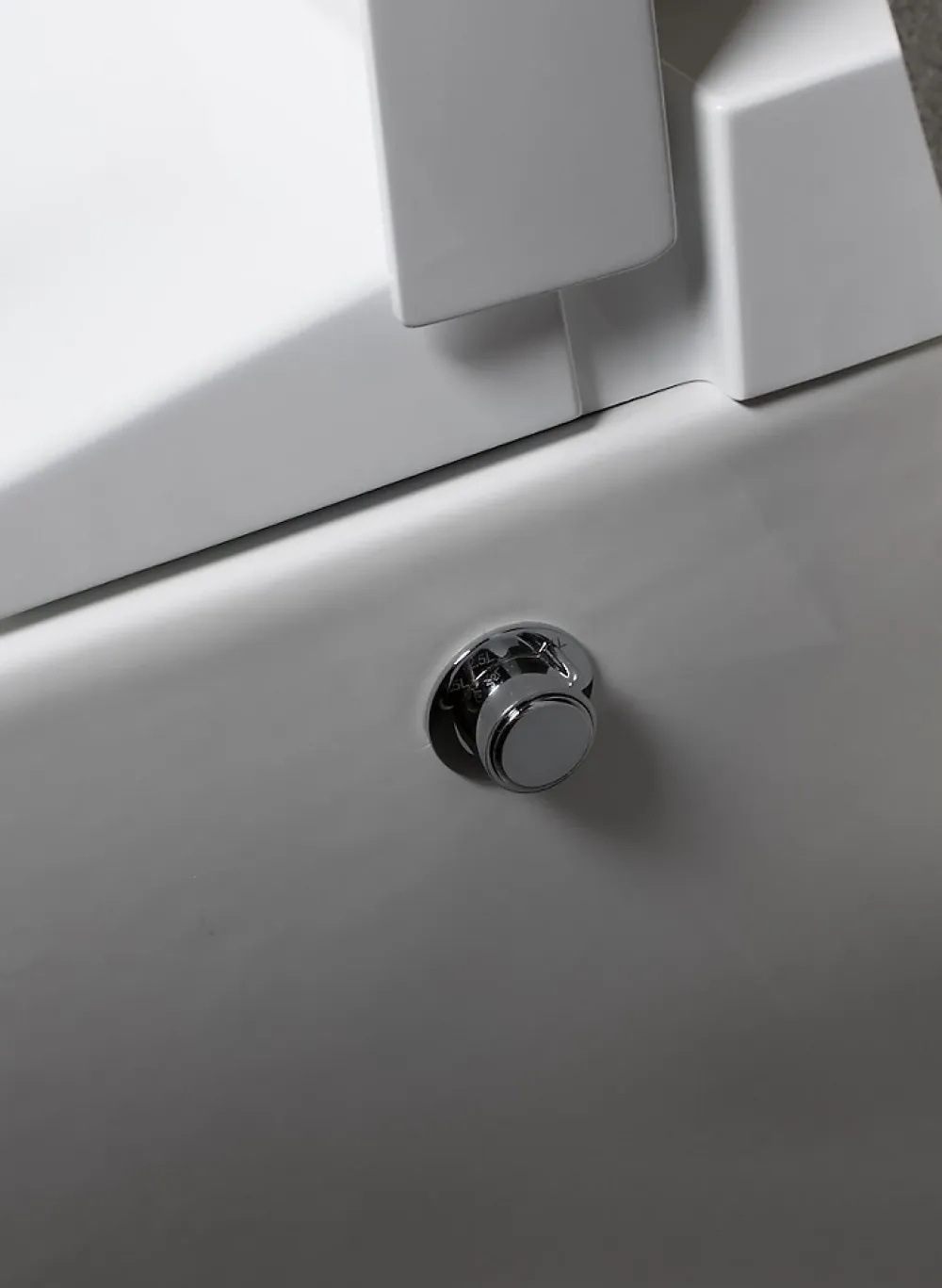 Wc À Poser|Swiss Aqua Technologies Ultimax WC hybride avec réservoir intégré et abattant frein de chute (SATOFSHFS3)